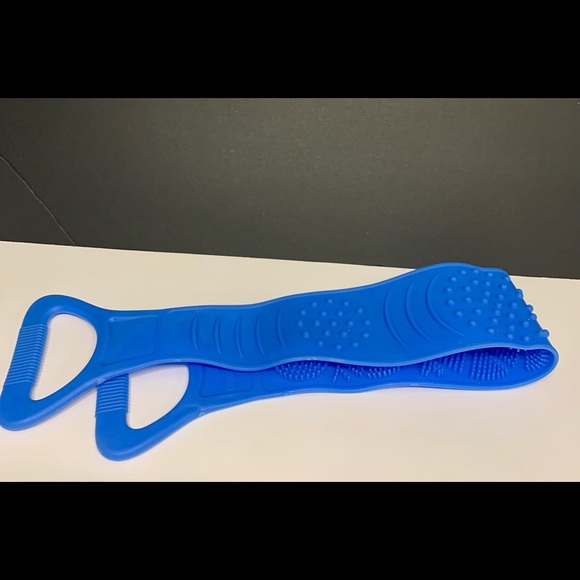 Exfoliating back scrubber for shower helps with back acne double sided massage - Picture 5 of 6
